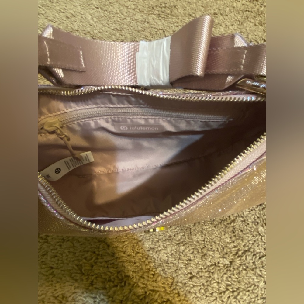 NWT Lululemon City Essential Small Shoulder Bag 3L Glitter - Picture 6 of 6